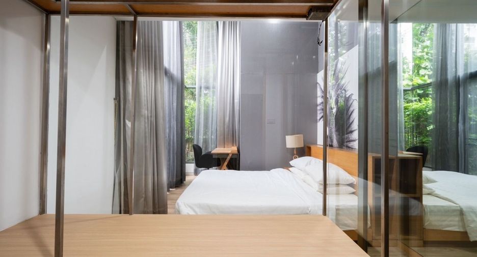 For rent 3 bedrooms apartment in Watthana, Bangkok