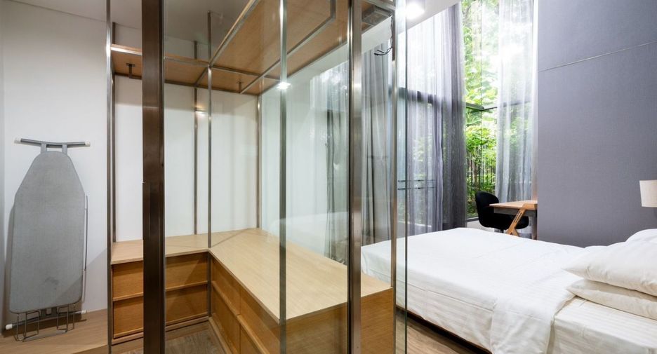 For rent 3 bedrooms apartment in Watthana, Bangkok