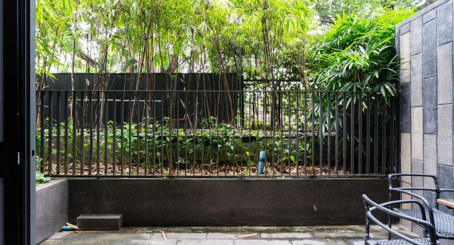 For rent 3 bedrooms apartment in Watthana, Bangkok