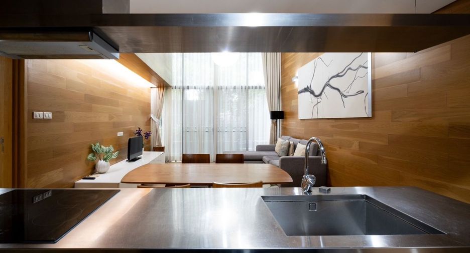 For rent 3 bedrooms apartment in Watthana, Bangkok