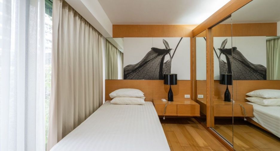 For rent 3 bedrooms apartment in Watthana, Bangkok