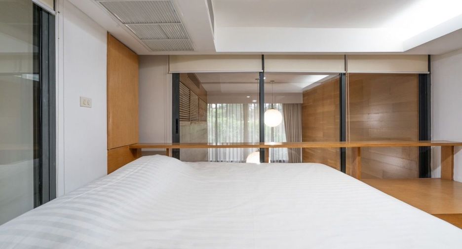 For rent 3 bedrooms apartment in Watthana, Bangkok