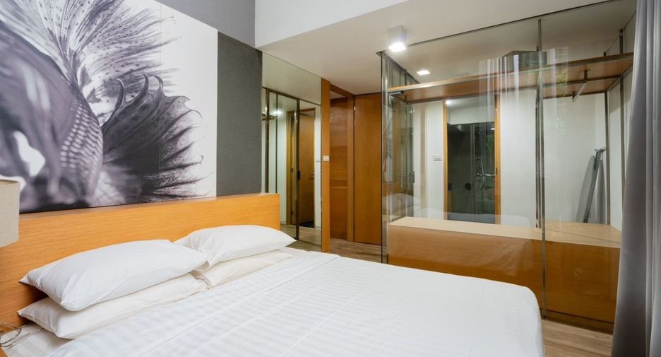 For rent 3 bedrooms apartment in Watthana, Bangkok