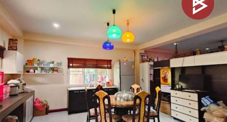 For sale 4 ベッドルーム house in Mueang Nakhon Pathom, Nakhon Pathom