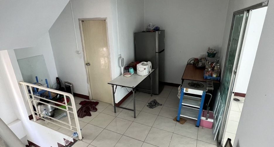 For sale 4 bedrooms townhouse in Lat Krabang, Bangkok