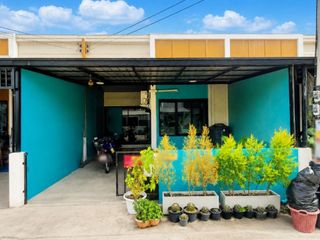 Reihenhaus zum Kauf mit 2 Zimmer in Krathum Baen, Samut Sakhon