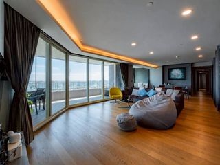 For sale 4 bedrooms condo in Khlong San, Bangkok
