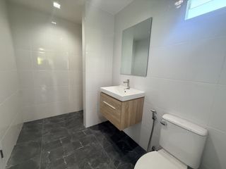 Casa adosada en venta de 4 habitaciones en Bang Khun Thian, Bangkok