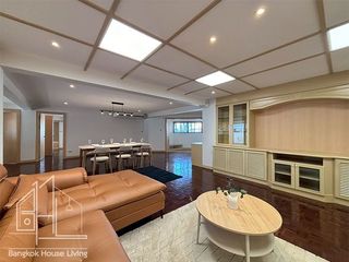 For rent 3 bedrooms condo in Khlong Toei, Bangkok