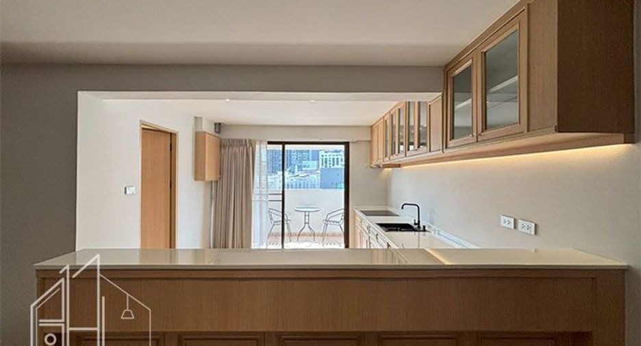 For rent 3 bedrooms condo in Khlong Toei, Bangkok
