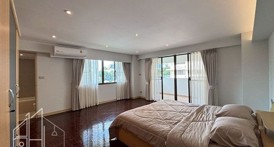 For rent 3 bedrooms condo in Khlong Toei, Bangkok