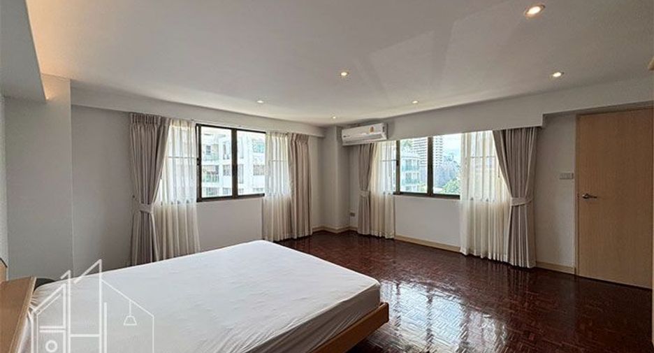 For rent 3 bedrooms condo in Khlong Toei, Bangkok