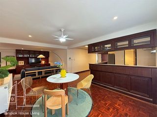 For rent 3 bedrooms condo in Khlong Toei, Bangkok