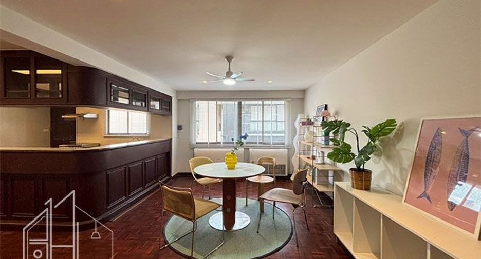 For rent 3 bedrooms condo in Khlong Toei, Bangkok