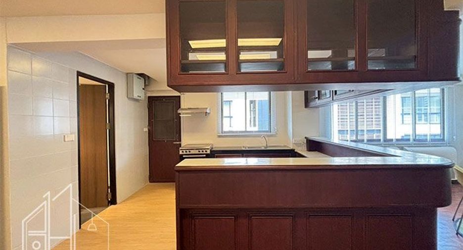 For rent 3 bedrooms condo in Khlong Toei, Bangkok