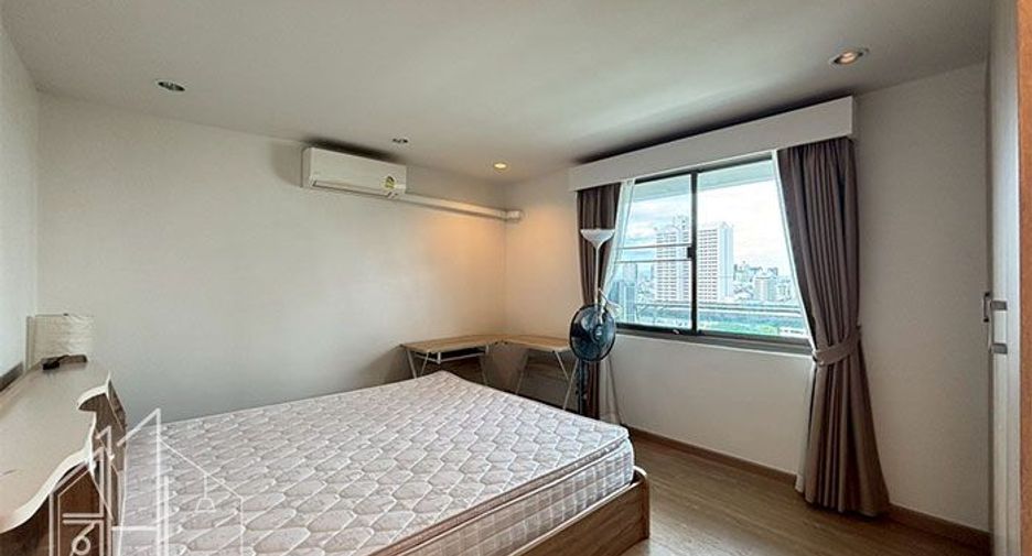 For rent 3 bedrooms condo in Watthana, Bangkok