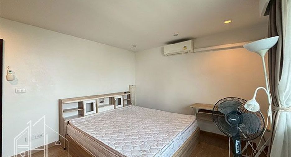 For rent 3 bedrooms condo in Watthana, Bangkok