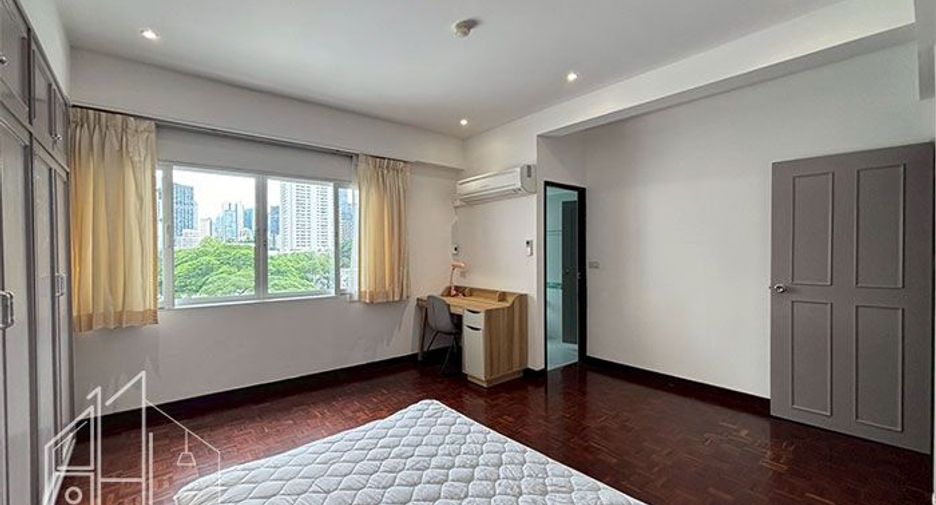 Condo en alquiler de 3 habitaciones en Watthana, Bangkok