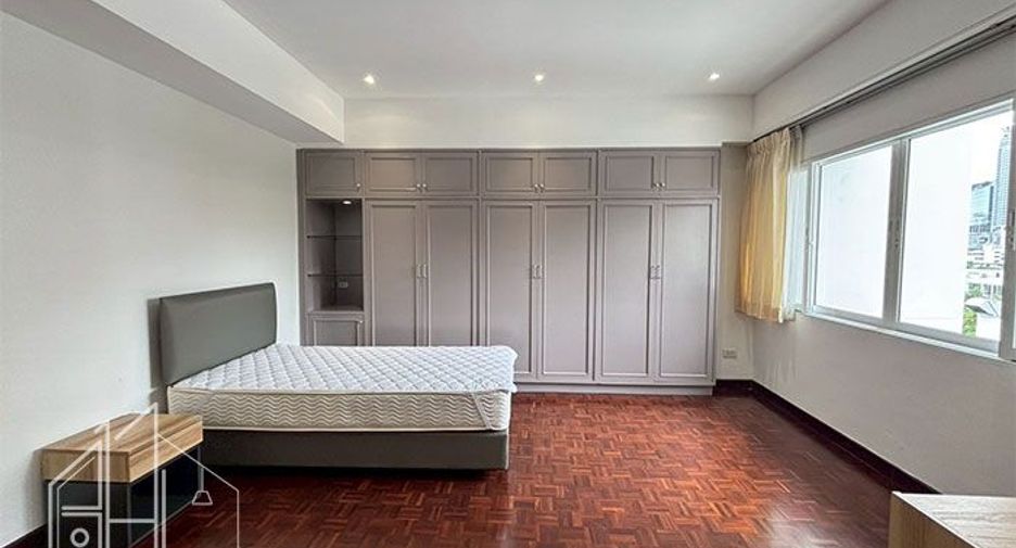 Condo en alquiler de 3 habitaciones en Watthana, Bangkok