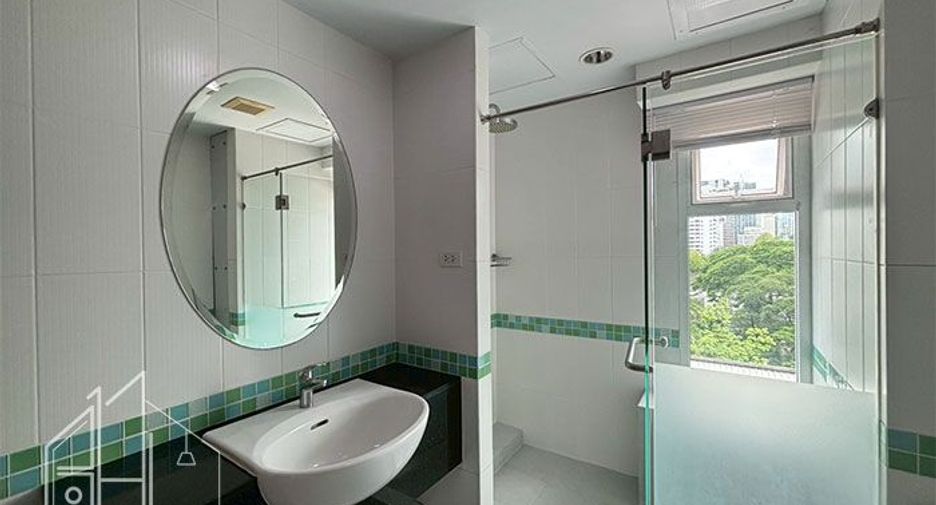 Condo en alquiler de 3 habitaciones en Watthana, Bangkok