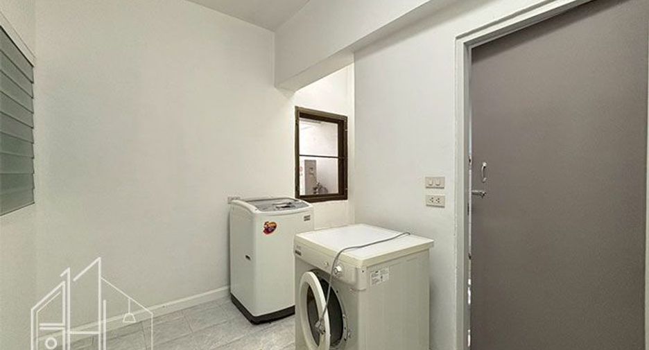 Condo en alquiler de 3 habitaciones en Watthana, Bangkok