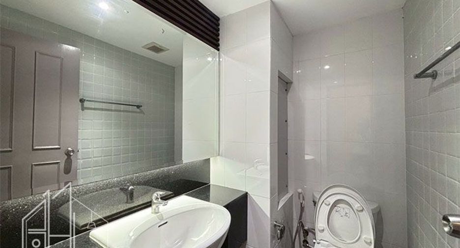 Condo en alquiler de 3 habitaciones en Watthana, Bangkok