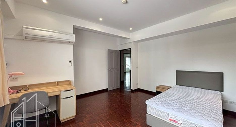 Condo en alquiler de 3 habitaciones en Watthana, Bangkok