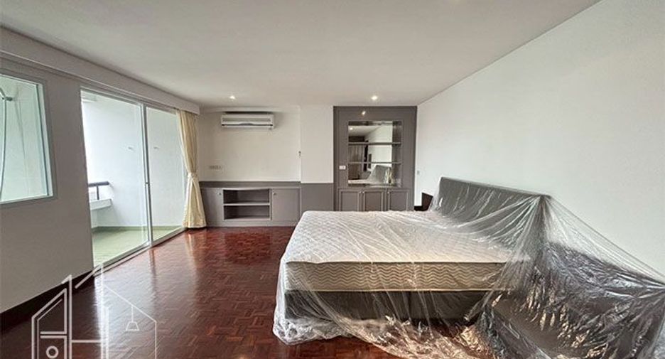 Condo en alquiler de 3 habitaciones en Watthana, Bangkok