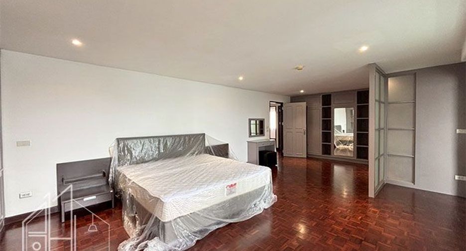 Condo en alquiler de 3 habitaciones en Watthana, Bangkok