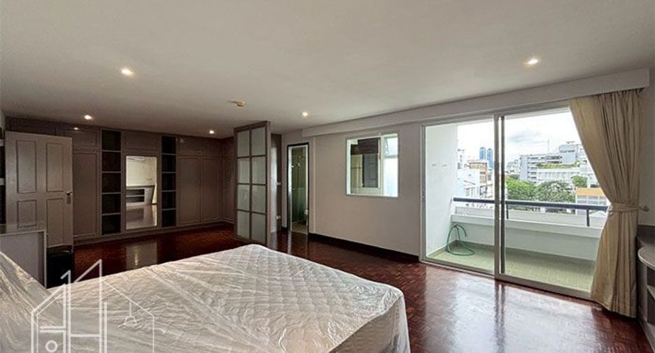 Condo en alquiler de 3 habitaciones en Watthana, Bangkok