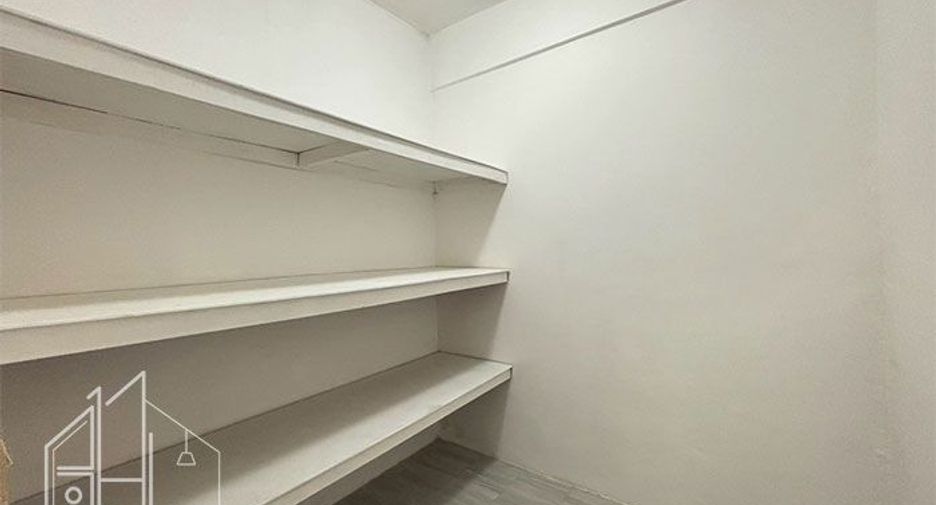 Condo en alquiler de 3 habitaciones en Watthana, Bangkok