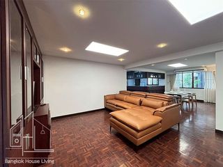 For rent 3 bedrooms apartment in Khlong Toei, Bangkok
