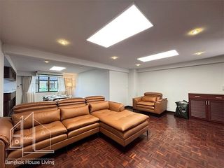 For rent 3 bedrooms apartment in Khlong Toei, Bangkok