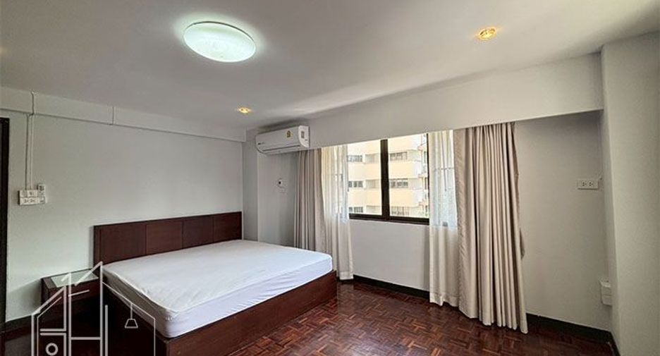For rent 3 bedrooms apartment in Khlong Toei, Bangkok