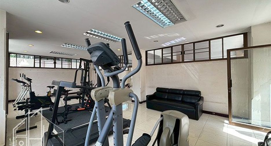 For rent 3 bedrooms apartment in Khlong Toei, Bangkok