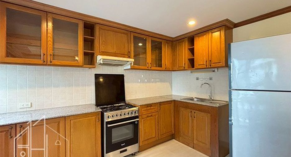 For rent 2 bedrooms condo in Watthana, Bangkok