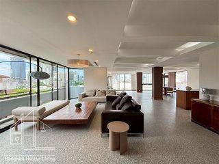 For rent 4 bedrooms condo in Watthana, Bangkok