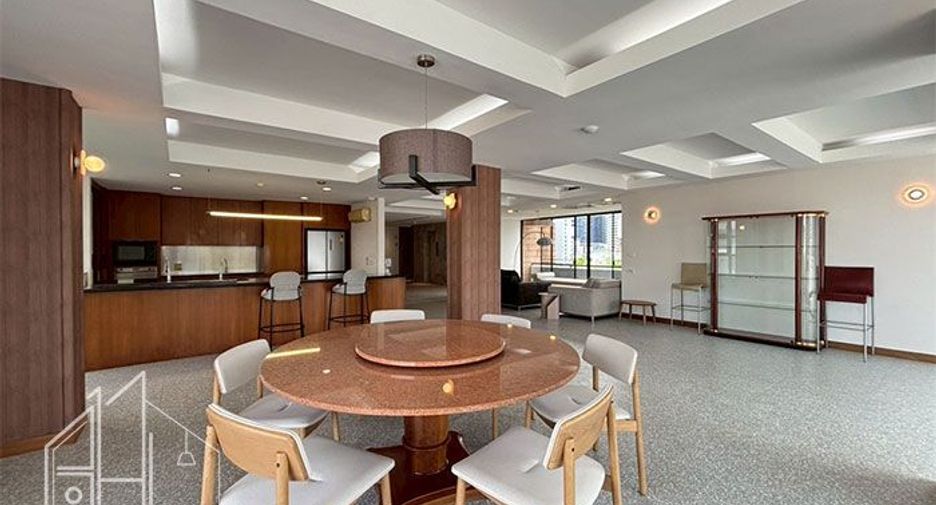 For rent 4 bedrooms condo in Watthana, Bangkok
