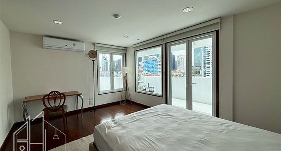 For rent 4 bedrooms condo in Watthana, Bangkok