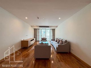 For rent 3 bedrooms apartment in Khlong Toei, Bangkok