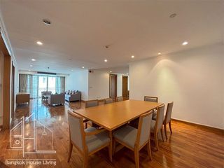 For rent 3 bedrooms apartment in Khlong Toei, Bangkok
