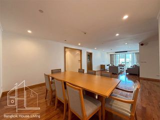 For rent 3 bedrooms apartment in Khlong Toei, Bangkok
