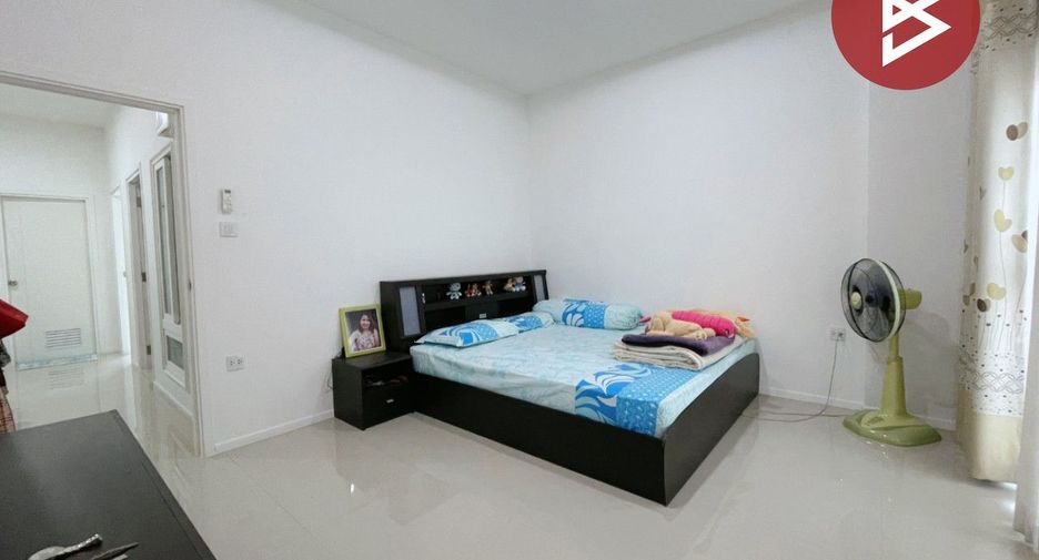 For sale 3 bedrooms townhouse in Khlong Sam Wa, Bangkok