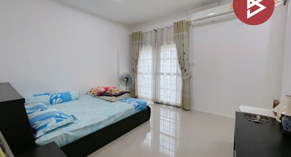 For sale 3 bedrooms townhouse in Khlong Sam Wa, Bangkok