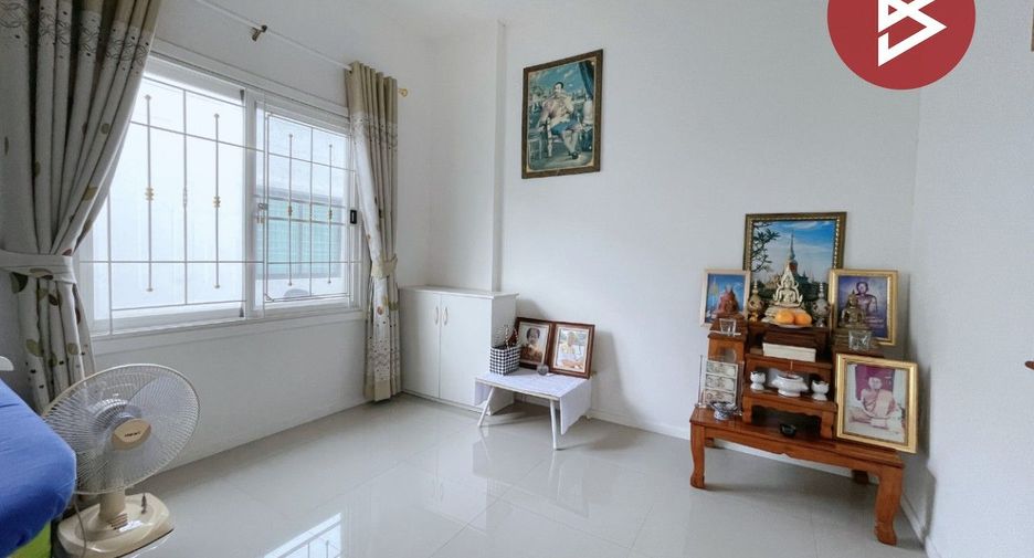 For sale 3 bedrooms townhouse in Khlong Sam Wa, Bangkok