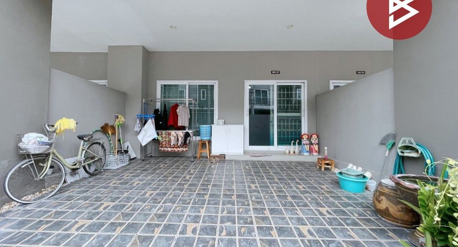 For sale 3 bedrooms townhouse in Khlong Sam Wa, Bangkok