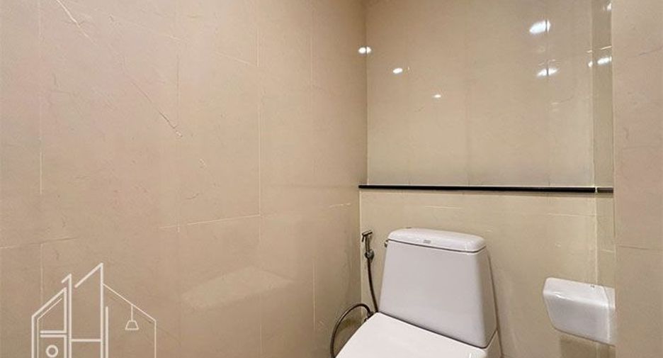 For rent 3 bedrooms condo in Khlong Toei, Bangkok