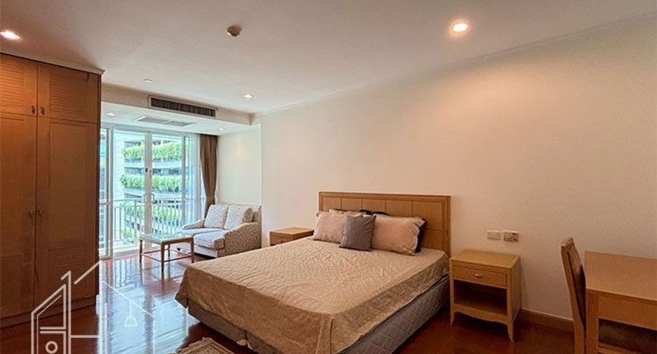 For rent 3 bedrooms condo in Khlong Toei, Bangkok
