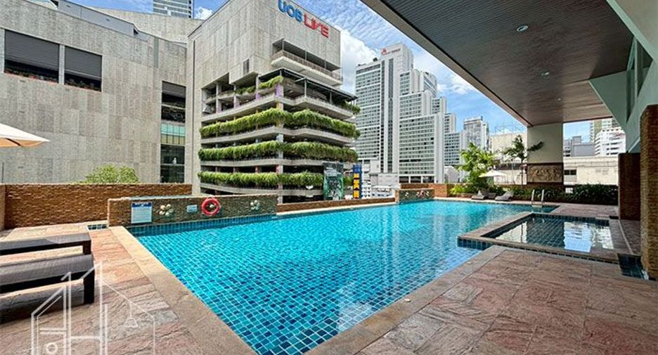 For rent 3 bedrooms condo in Khlong Toei, Bangkok