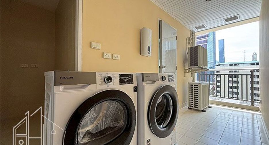 For rent 3 bedrooms condo in Khlong Toei, Bangkok